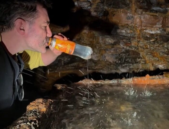 67f3a5dc20a38_people-photographed-something-dangerous