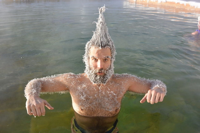 hair-freezing-contest-takhini-hot-springs