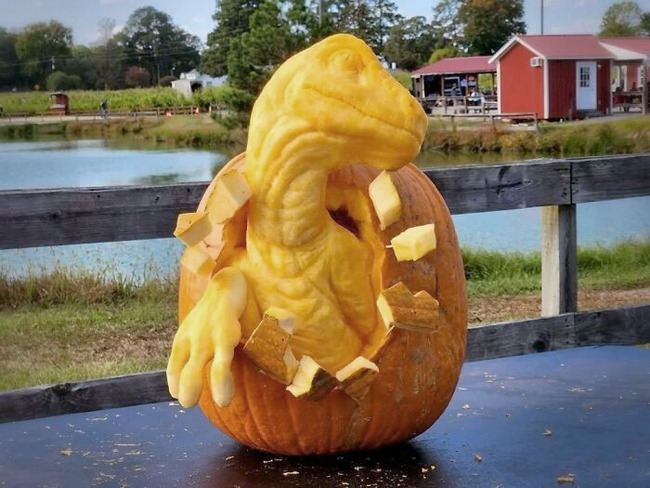creative-carved-pumpkins-halloween-22-634417a5ce357__700