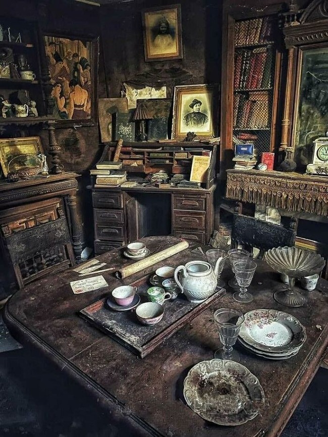 interesting-old-abandoned-houses-pictures-27-64f81dff2eae3__700