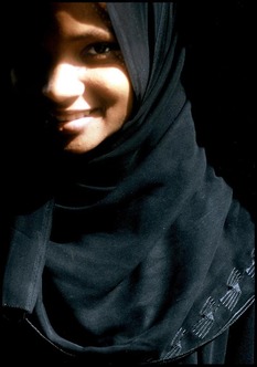 Islamic_girl_in_Lamu__Kenya_by_hermajestytheduck