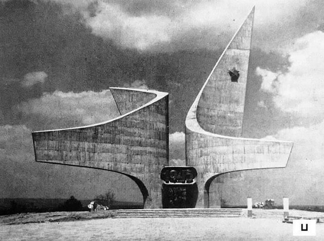 CxbZlizsKKo-png__700