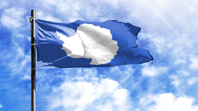Antarctica-Guides-Flags