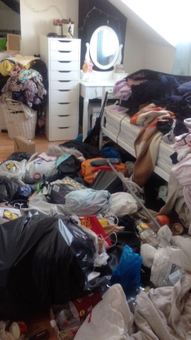messiest-bedrooms-2020-uk15-5f7c7124c1edf-jpeg__700