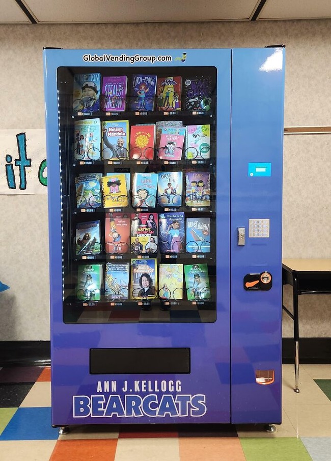 664f0963b5125_unusual-vending-machines-dispensers
