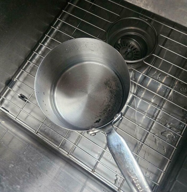 67f3a88b5e6d4_people-photographed-something-dangerous