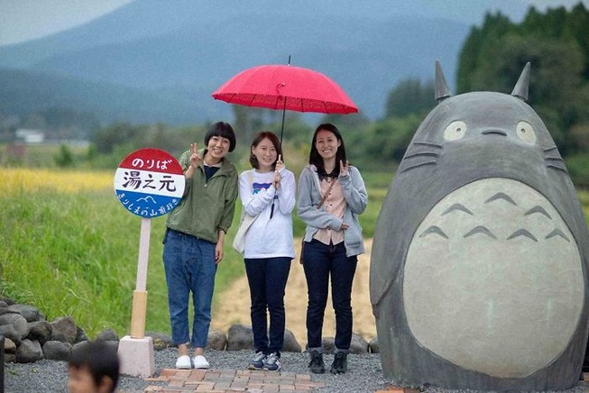 totoro-bus-stop-real-life-japan-32-5e5e0fef07ff3__700