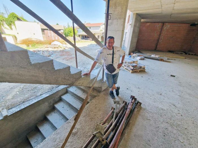 worst-stair-design-fails-1-62bafda8392ab__700