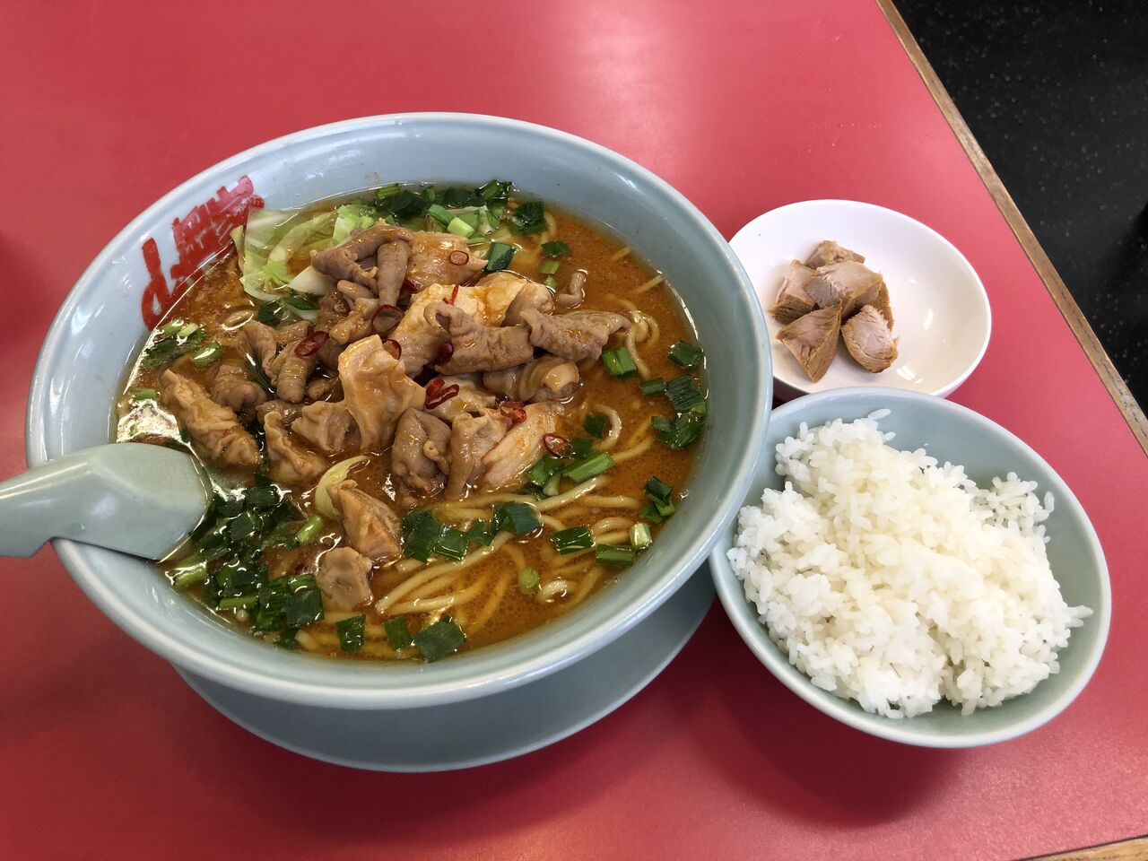 ラーメン山岡家 山梨甲斐店 極旨もつ味噌ラーメン 門球麺報 モンキューメンポウ