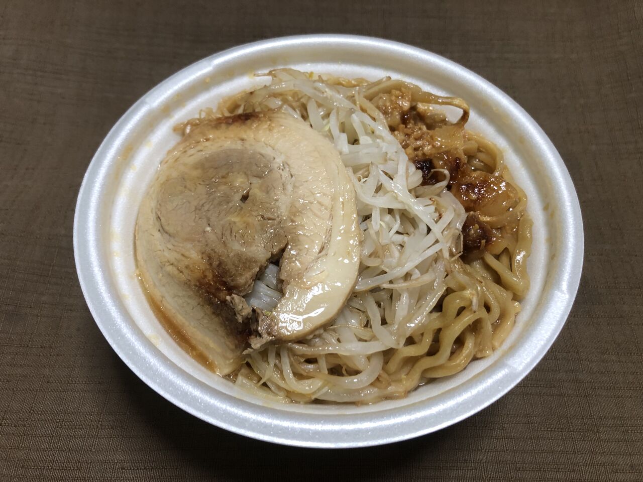 麺類様 厚切り豚・背脂・麺300gのG系！】ニンニク豚醤油ラーメン【小】1