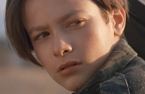 Edward-Furlong-dans-Terminator-2-en-1991_portrait_w858