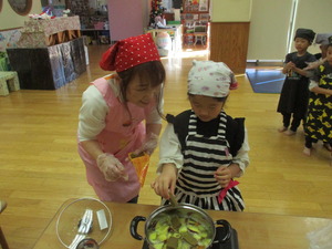 ☆年長組　クッキング☆フェアリーイースト保育園☆