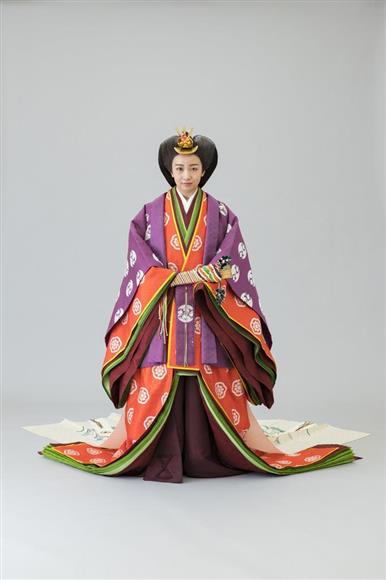 佳子さまの十二単姿 さすがの美しさ : 僕のまとめ-気になる情報 ...