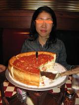 スタッフドピザ ホール