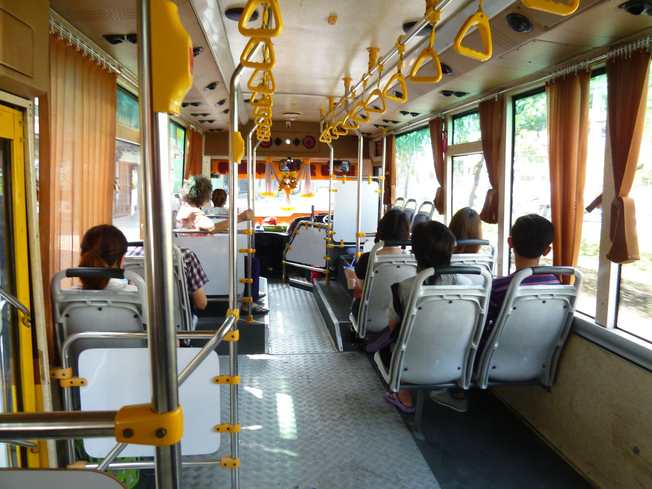 タイでバスに乗る Aolani日和