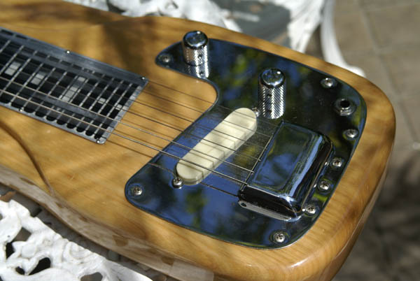 愛用のFender Steel Guitar 2種類をハワイアンやスティール 愛用のFender Steel Guitar 2種類をハワイアンやスティール