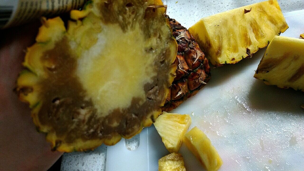 ハワイで美味しいパイナップルを見分ける ハワイで暮らす駐在妻 ハワイで美味しいパイナップルを見分ける ハワイで暮らす駐在妻
