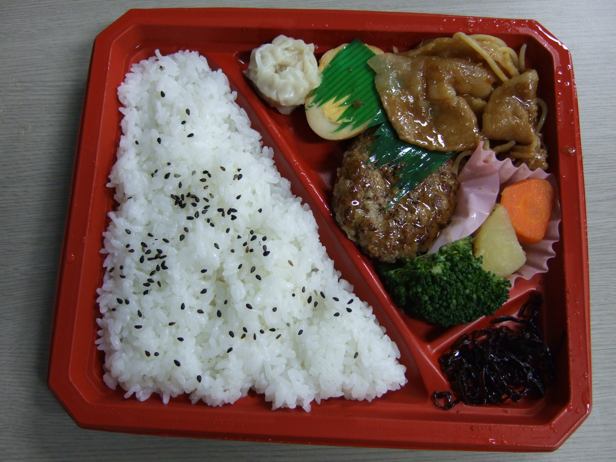 ハンバーグしょうが焼弁当 セブンイレブン 東急沿線探検ブログ
