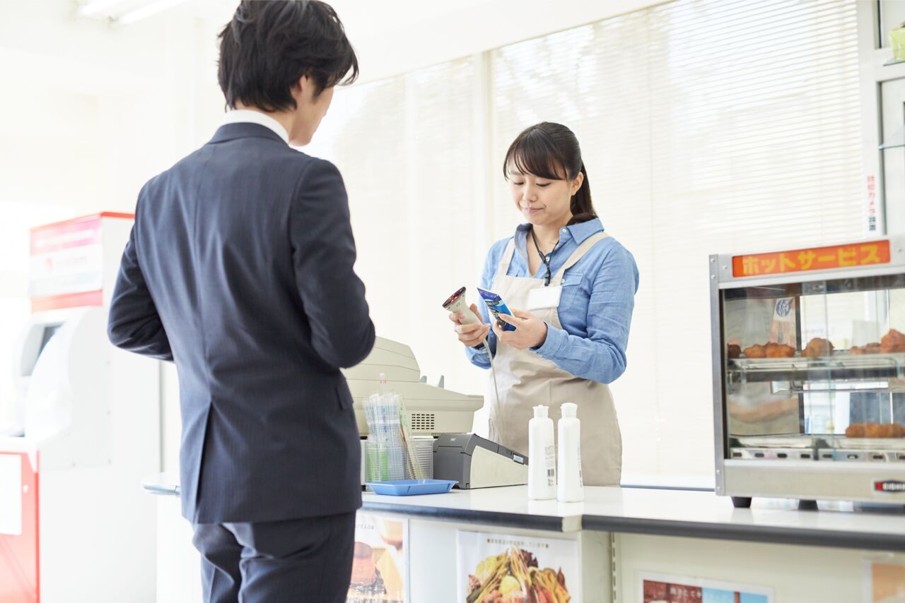 「これは天才！」話題沸騰の神客行動が明かされる！レジ店員も自分に活かせるか試してみよう！