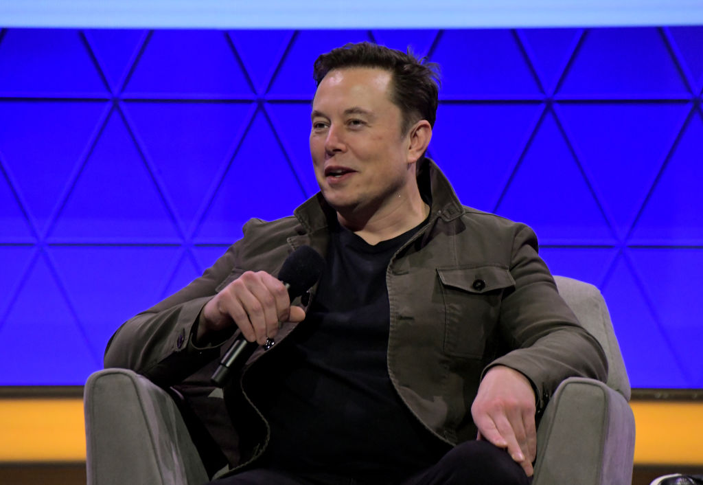 イーロン・マスク氏、衝撃の告白！違法薬物の常用を自白！