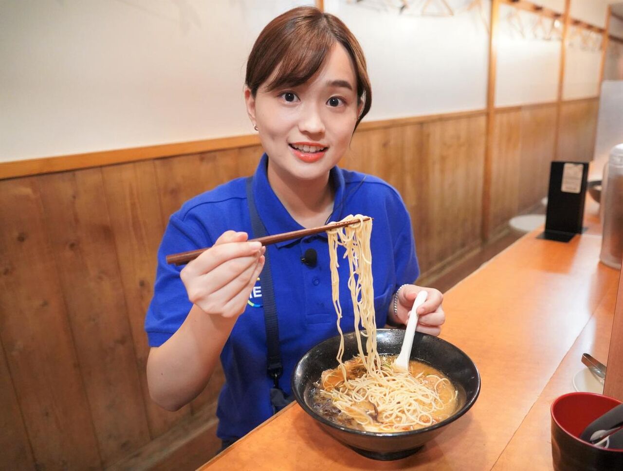 篠原梨菜アナが早朝の食欲を満たす二郎系みそラーメンに興奮！