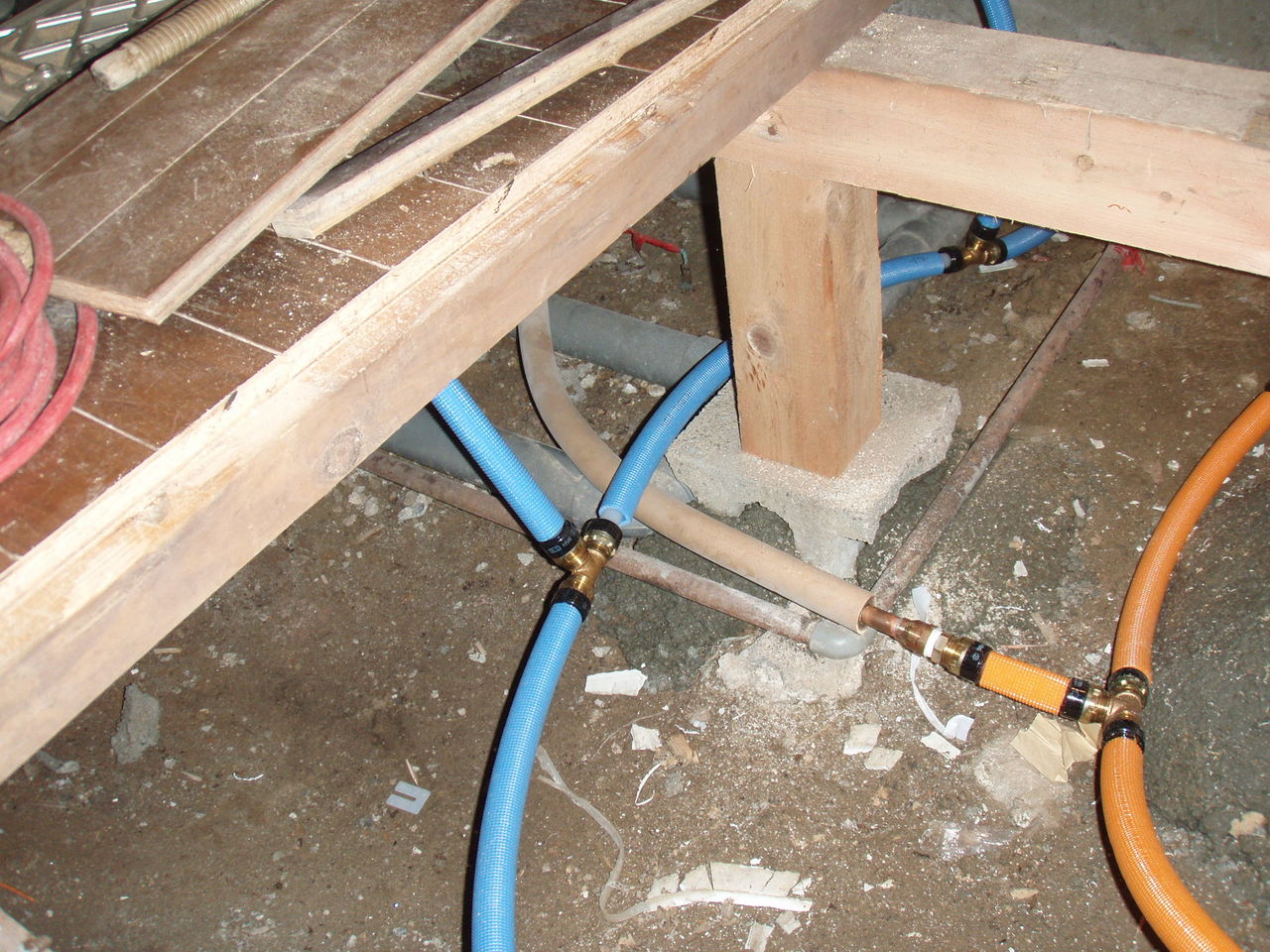 水道管を劣化させないためには 架橋ポリエチレン管への交換がおすすめ 床下基礎の徒然日記