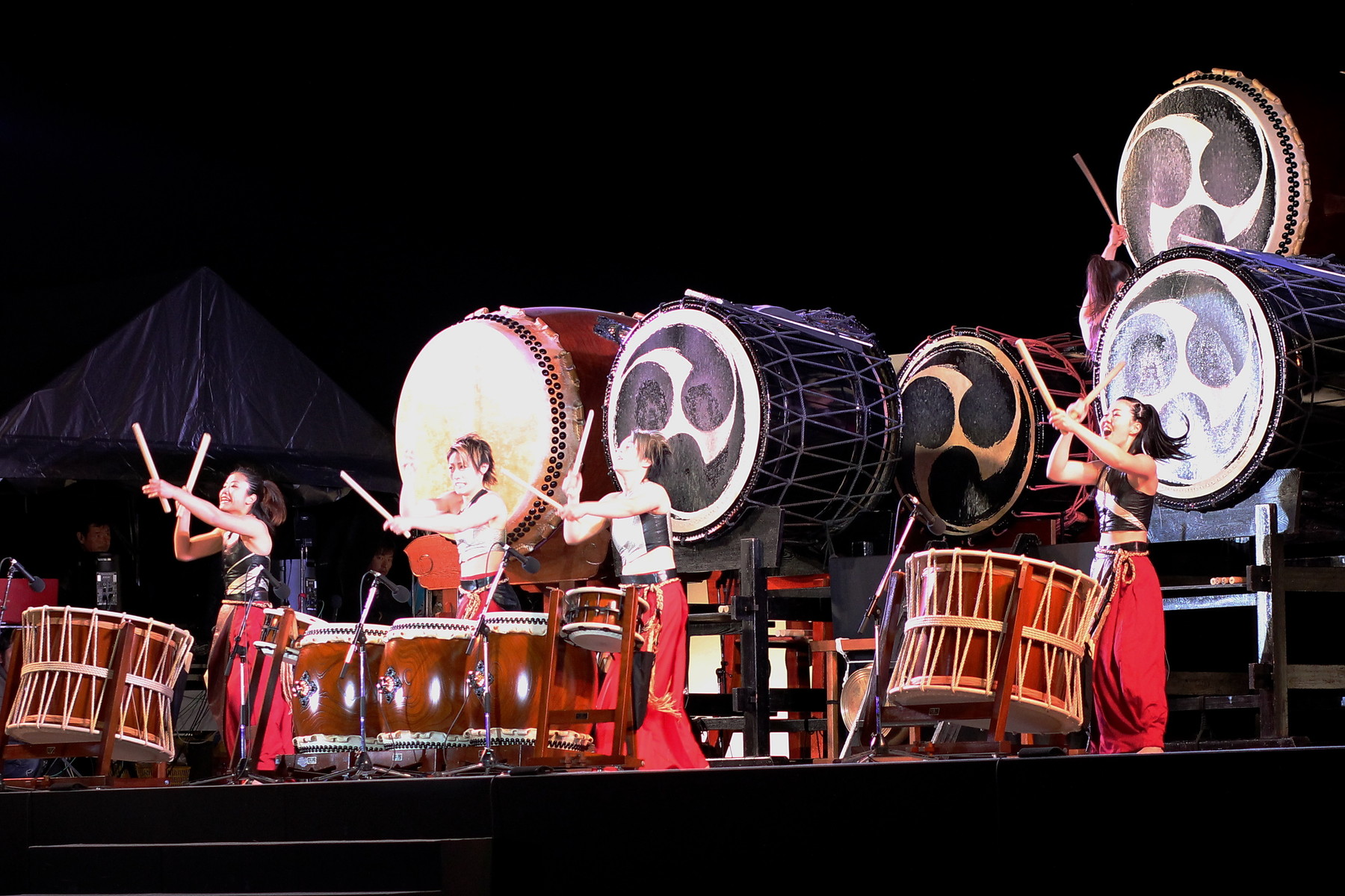 奈良 大立山祭りのねぶた風山車あんど和太鼓 ちょろろっとそれゆけ あるーりんぐぼいす