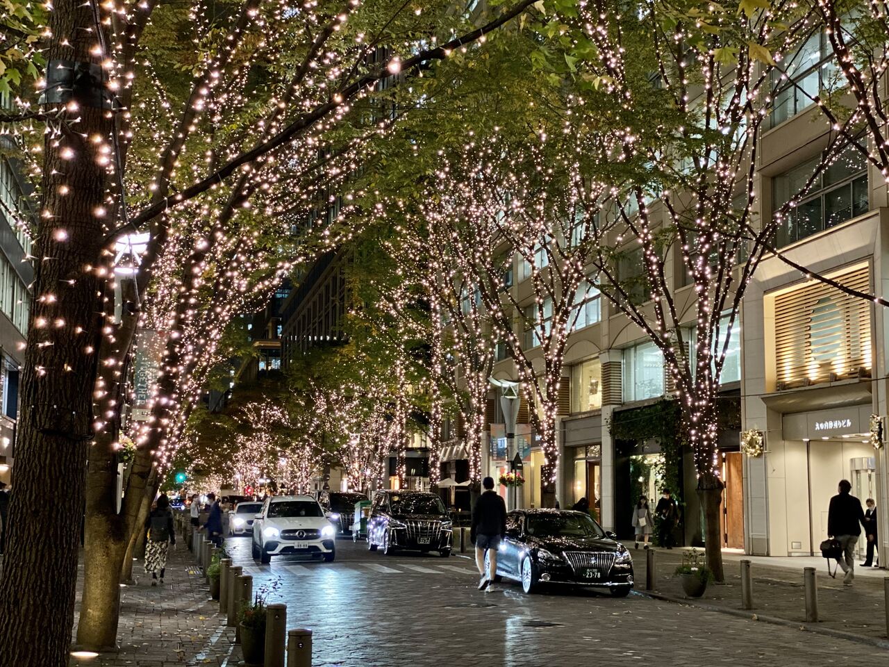 六本木 1日散歩 12月の東京の美しさ きらめく灯りに見とれつつ リッチなエネルギーに身をゆだねる 東京 ときどきヨーロッパ 甘い時間を求めて