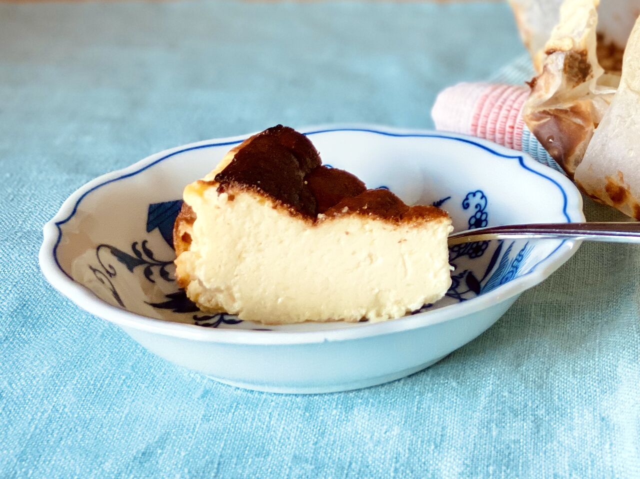 手作りおやつ 若山曜子さんのバスク風チーズケーキ ぐるり のみっちり感が好き 東京 ときどきヨーロッパ 甘い時間を求めて