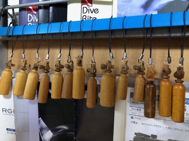 あまみこダイバー限定販売商品 タンクストラップ 大量入荷 奄美ダイビング情報 Amamicodiverのブログ あまみこダイバー限定販売商品 タンクストラップ 大量入荷 奄美ダイビング情報 Amamicodiverのブログ