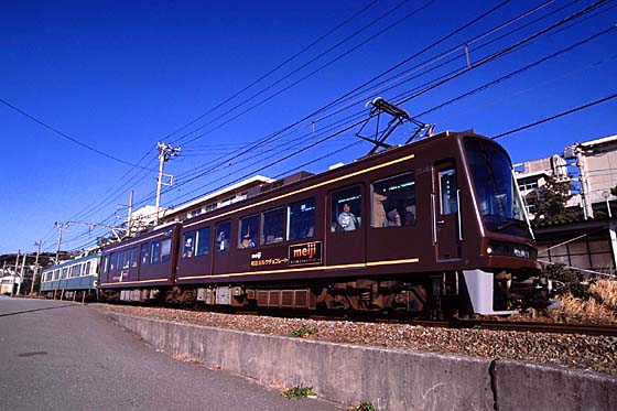 江ノ島電鉄2000形＠2051号車 : FreeBee vol.2