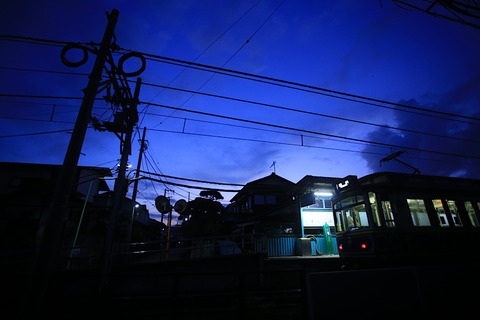 AAA692CB-37BE-4DAC-B3FC-C33299815494