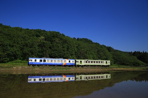 3B32A57B-6FF2-4483-85A6-FCC7173294FF