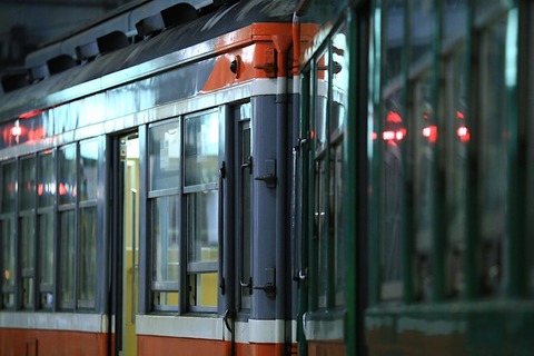 E33BF932-43F7-4D15-BD84-E9973C015E0A