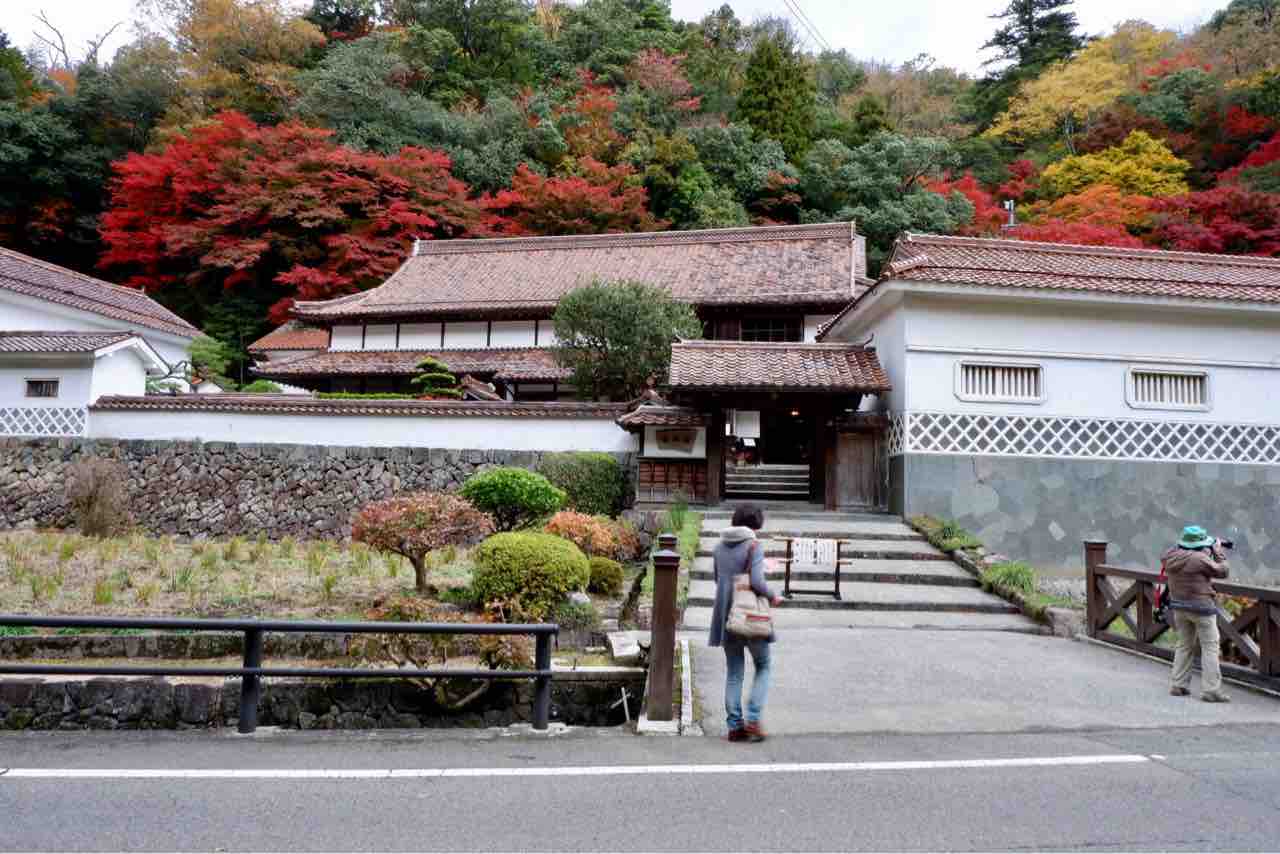 津和野旅行 堀庭園で紅葉を楽しむ 私は島根から旅に出る