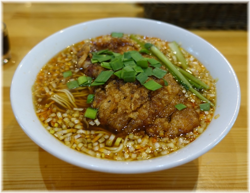 瀬佐味亭虎ノ門店2 排骨酸辣麺