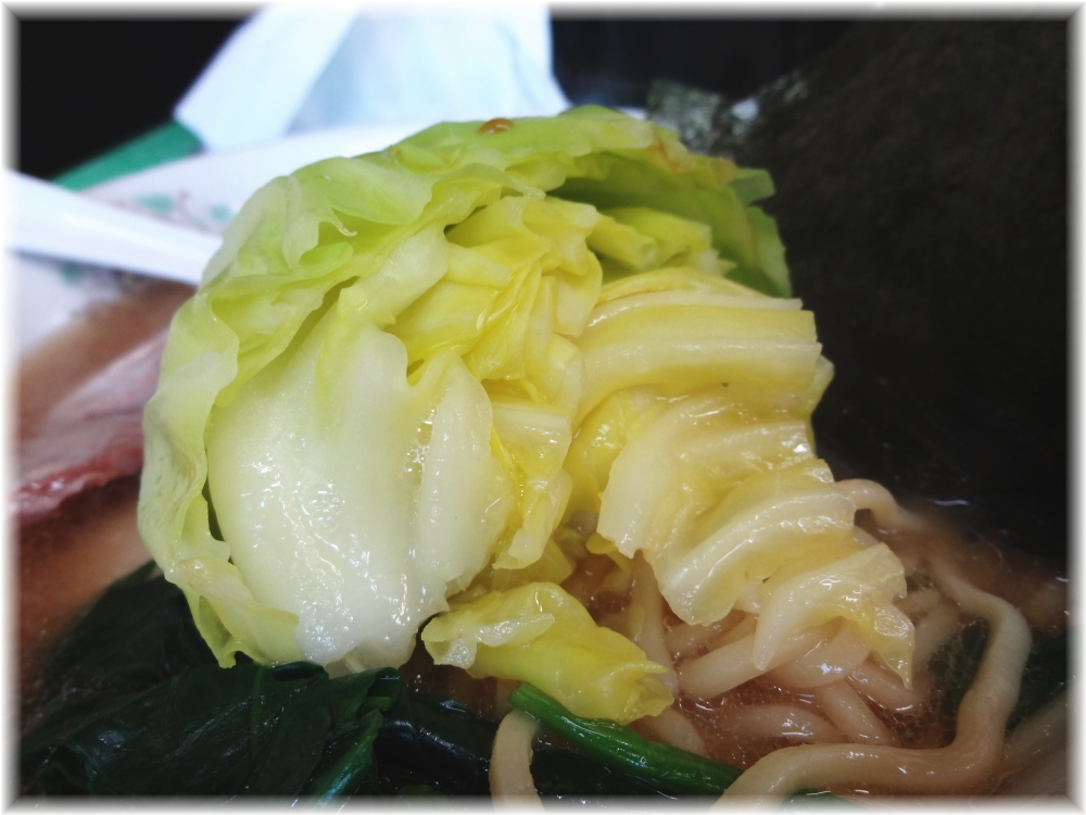 うえむらや キャベ玉ラーメンのキャベツ