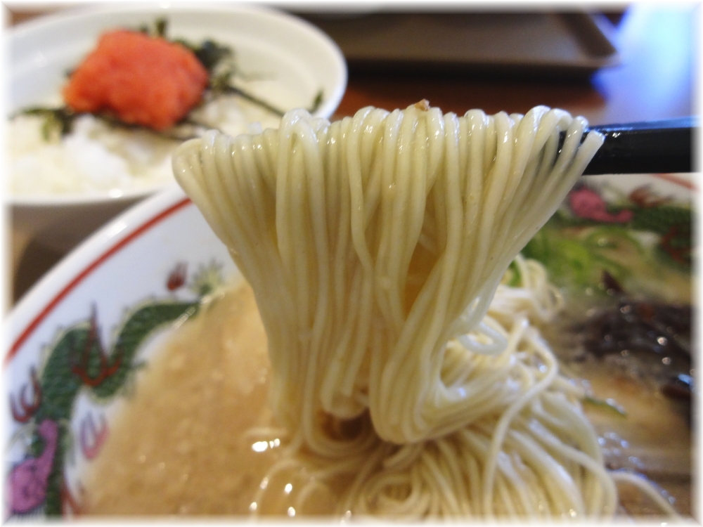 博多だるまJAPAN ラーメンの麺