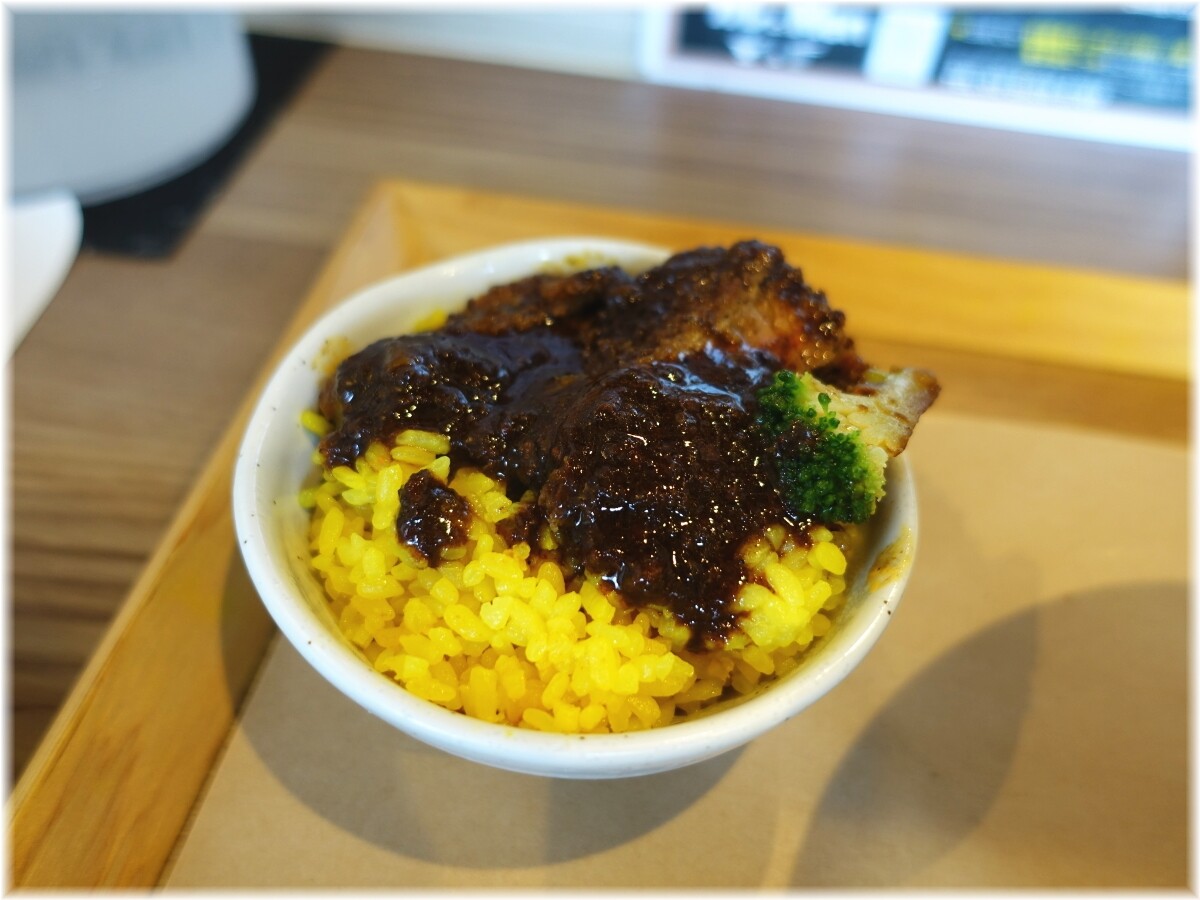 カレと。Men サフランライスにカレー
