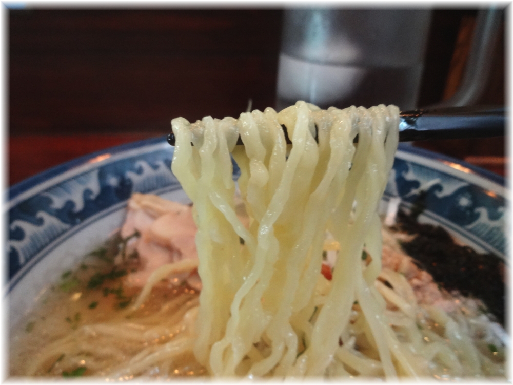 横濱元町本丸亭 梅鶏塩ら〜麺の麺