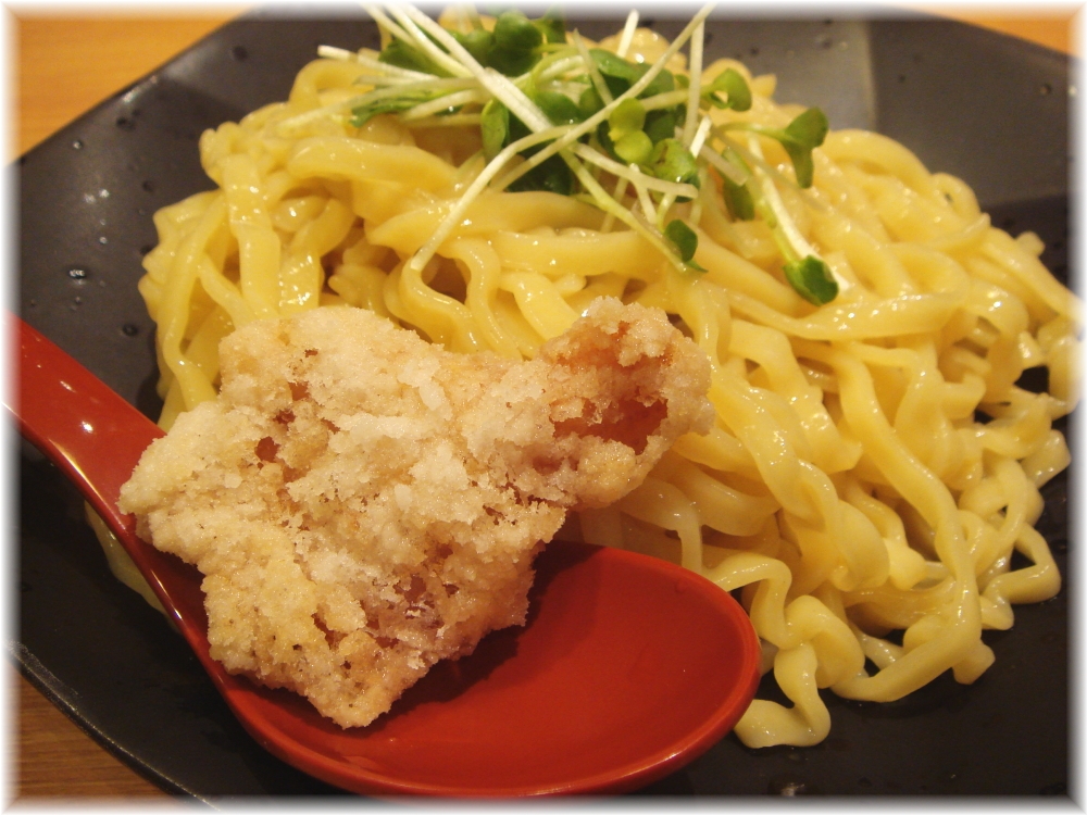 つけめん哲 鶏皮の唐揚げjpg