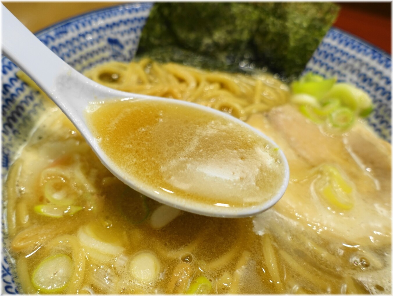 栗山製麺 中華そばのスープ