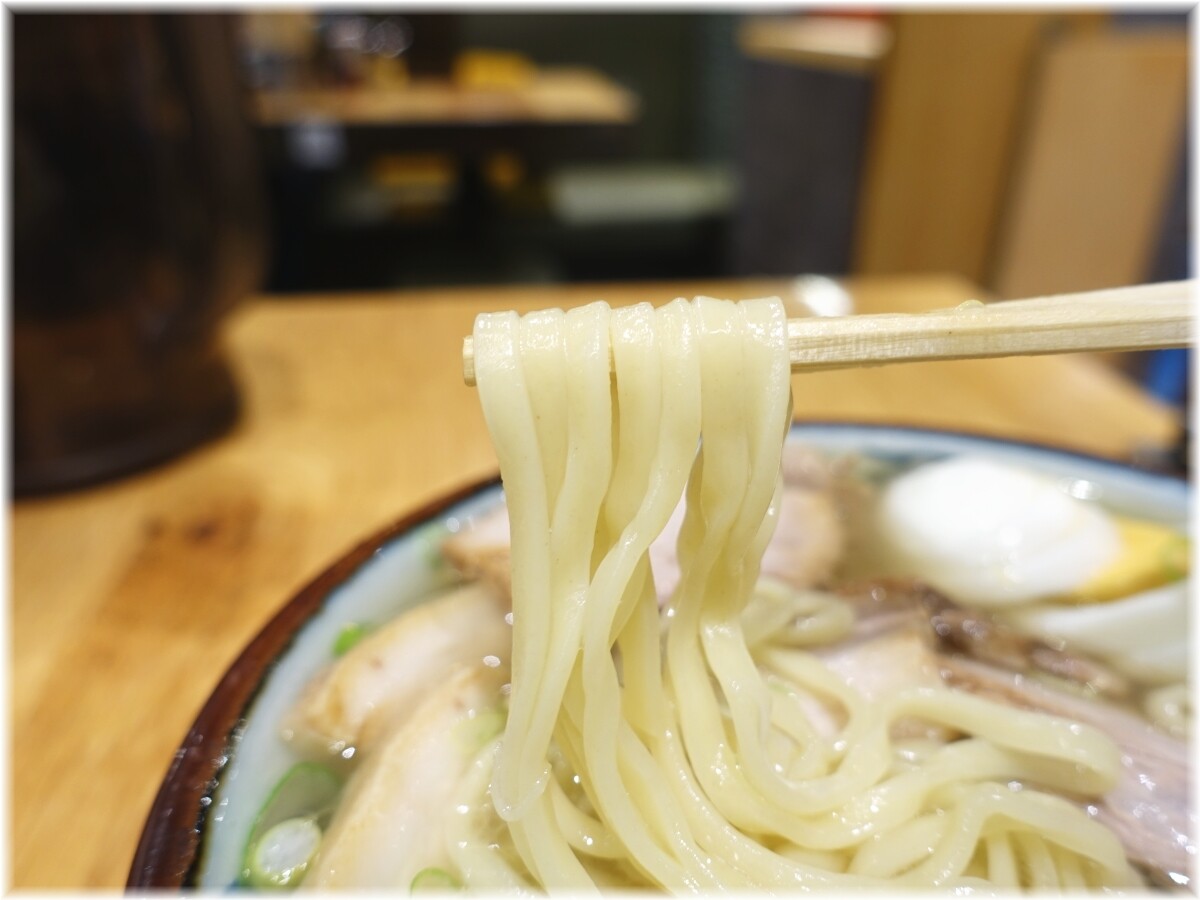 かっちんラーメン チャーシュー麺並の麺