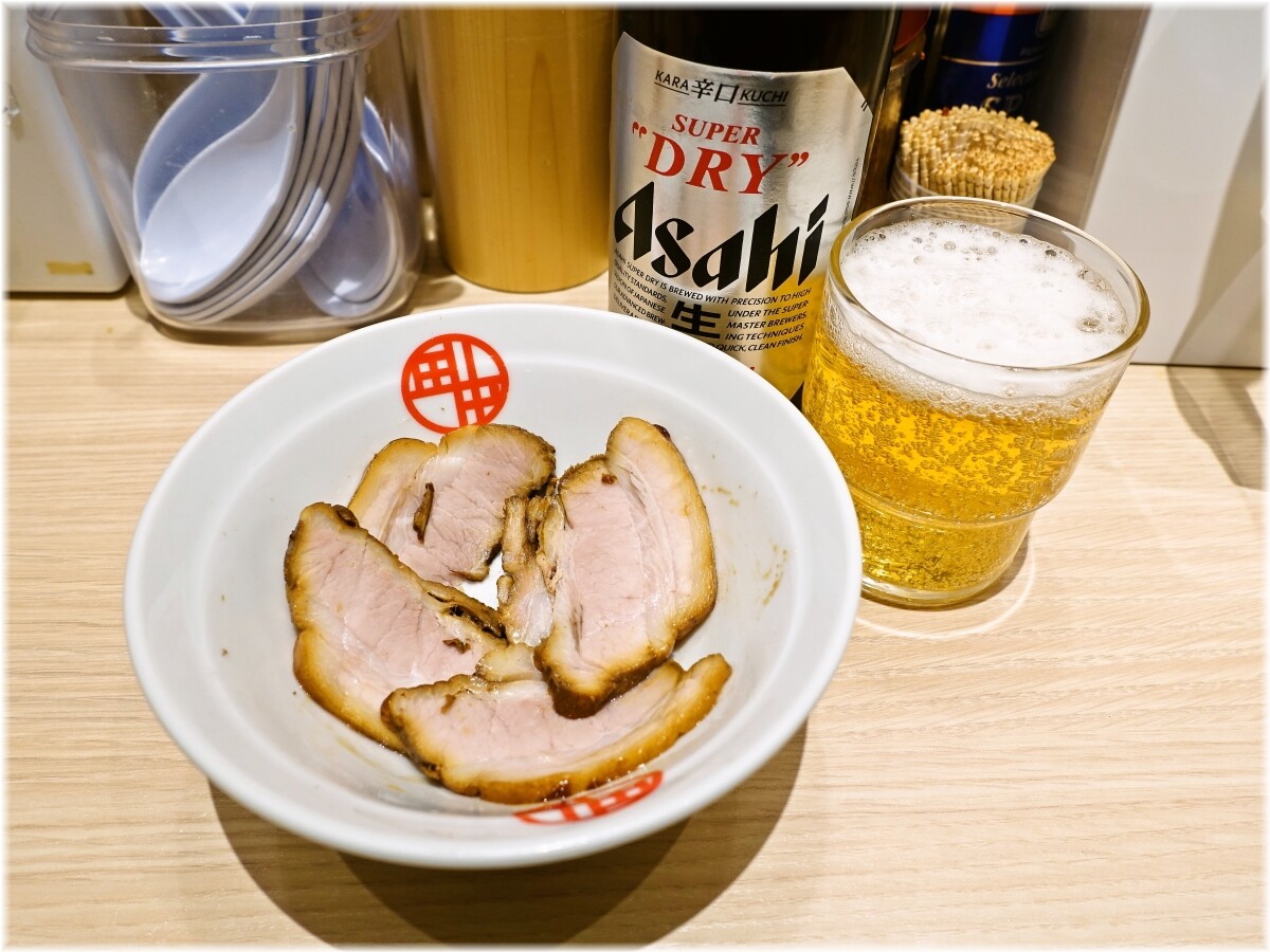 田中そば店渋谷PARCO店5 チャーシューとビール