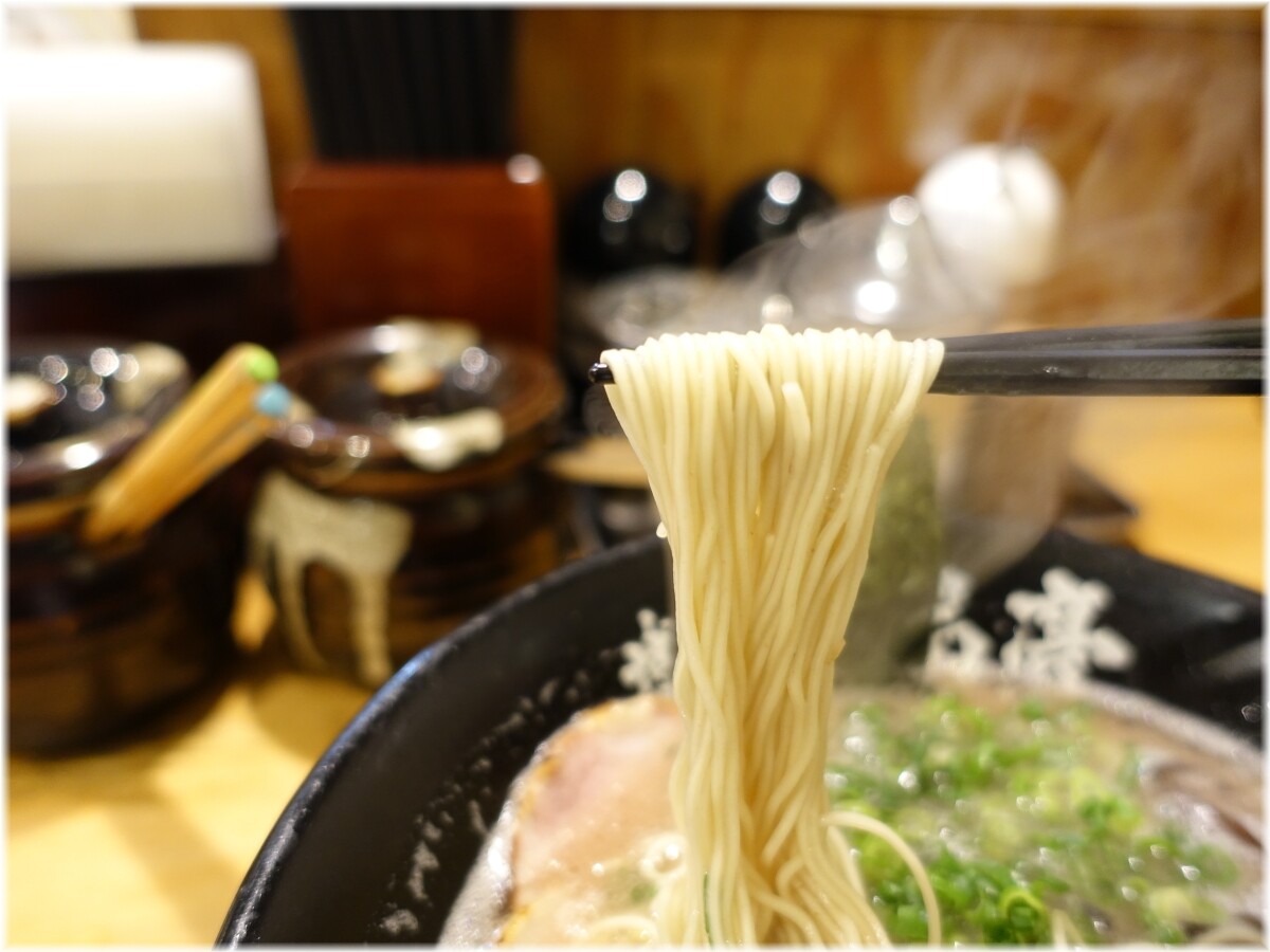 博多一瑞亭三田店12 豚骨ラーメンの麺
