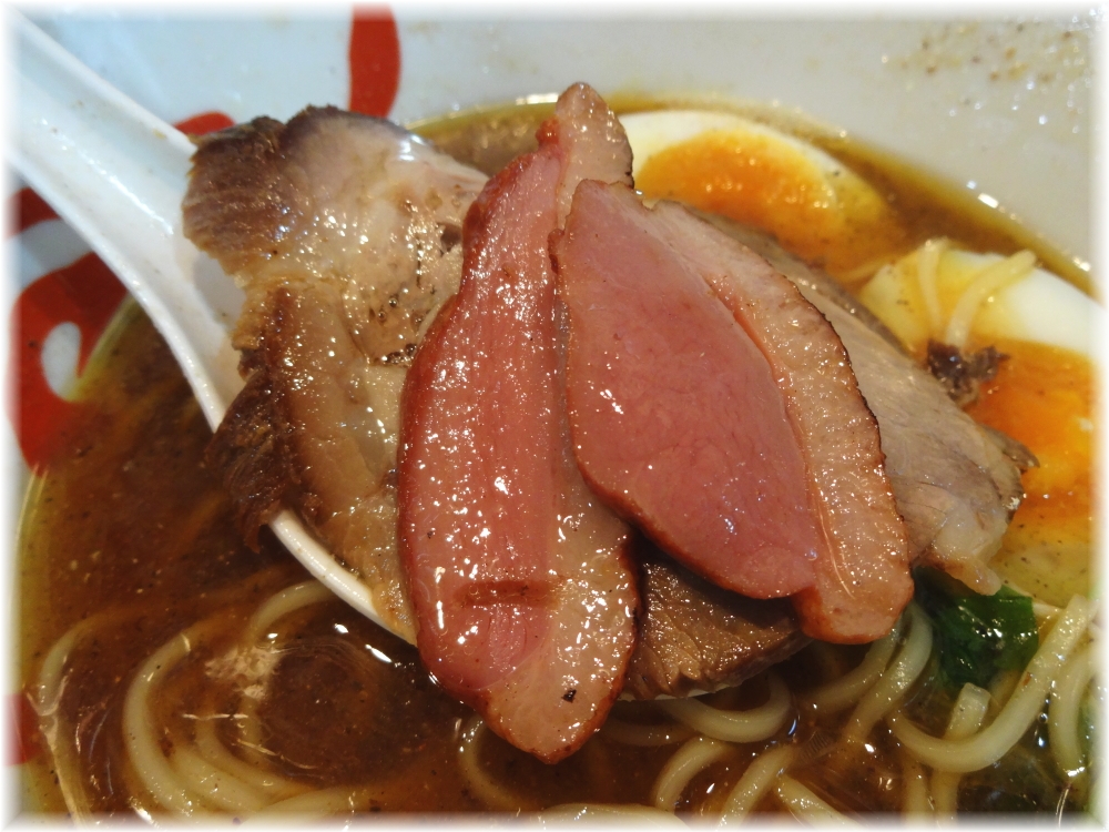 麺巧潮 にほんいち醤油そばのチャーシューと合鴨スモーク