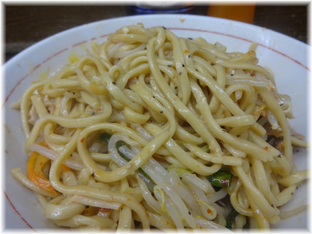 関内二郎 汁なしの麺2