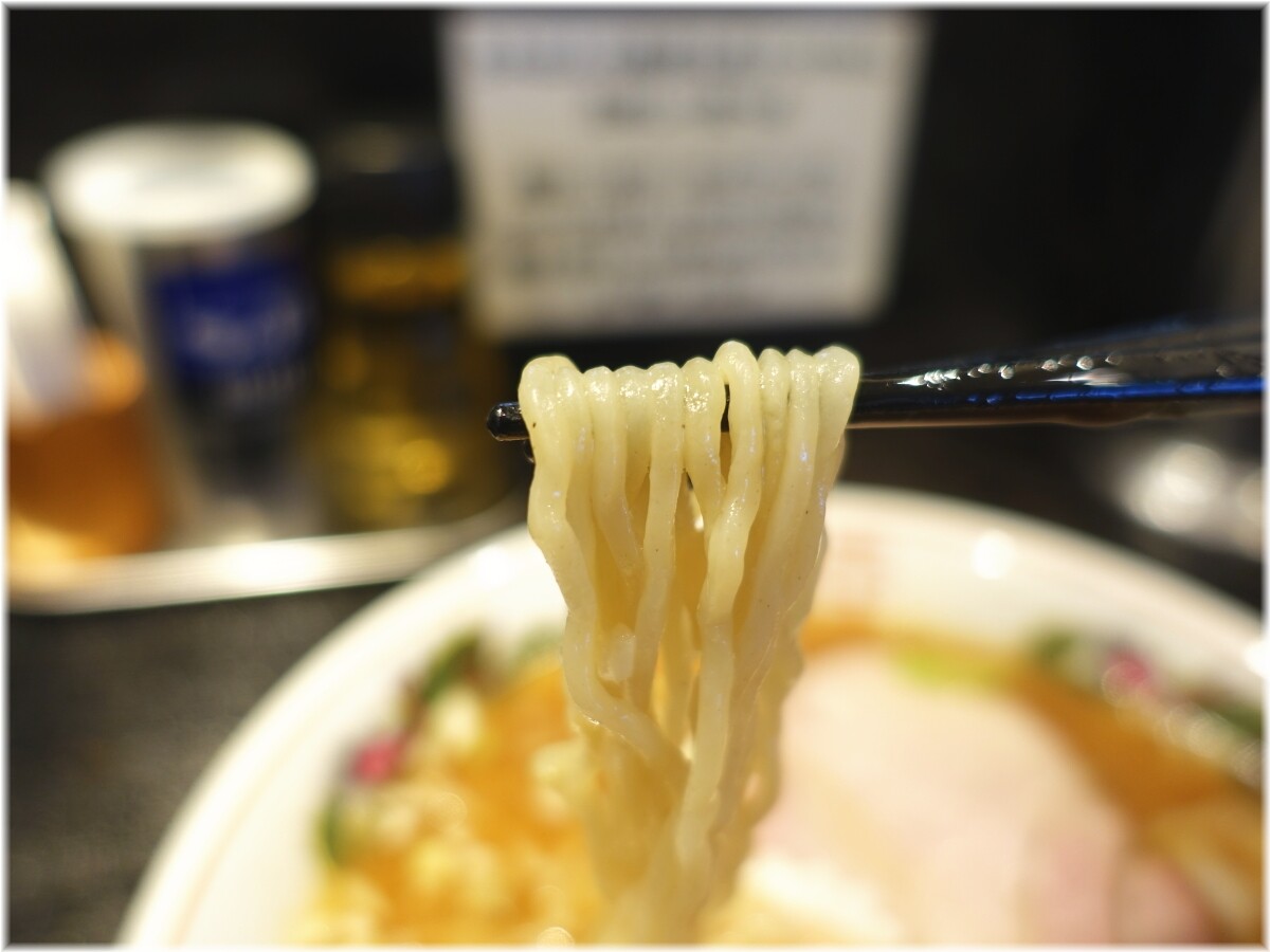 きみはん2 朝中華そば(煮干)の麺