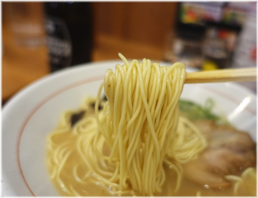 生粋博多らぁめんふくちゃん ラーメンの麺