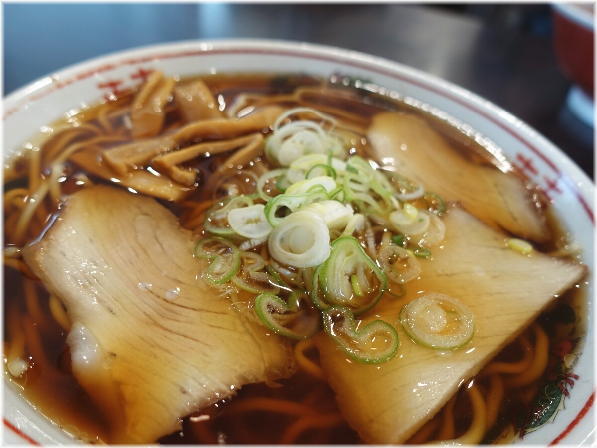 まるかいらーめん 醤油らーめん中の具